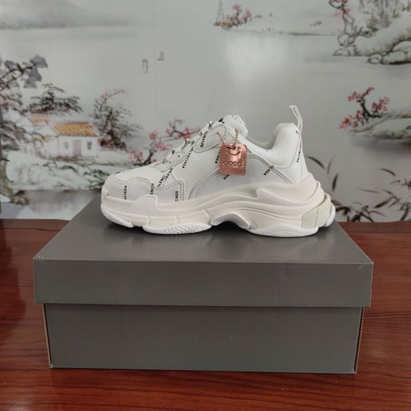 2020mv designer designs new leisure and entertainment hiking shoes, outdoor jungle adventure shoes, original packaging and box delivery, Black
2020mv designer designs new leisure and entertainment hiking shoes, outdoor jungle adventure shoes, original packaging and box delivery, Black