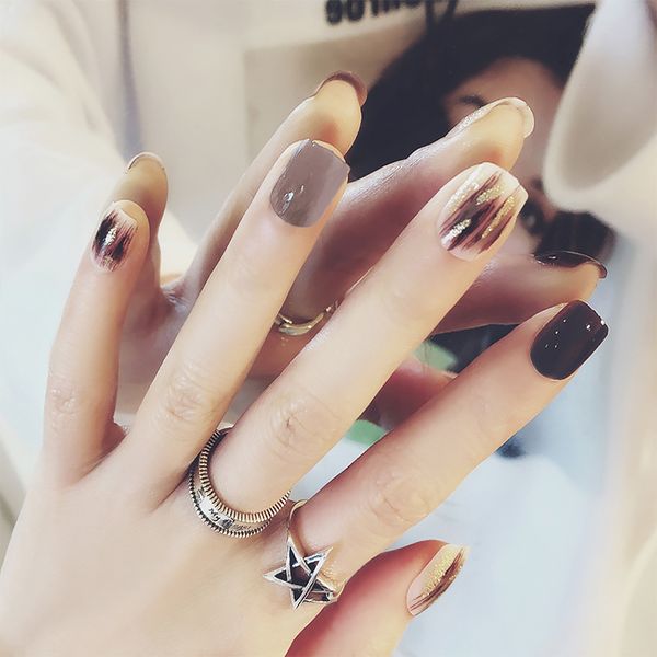 girls shiny gold powder decoration fashion fake nail color rendering full cover nail art tips with glue summer beach false, Red;gold
girls shiny gold powder decoration fashion fake nail color rendering full cover nail art tips with glue summer beach false, Red;gold