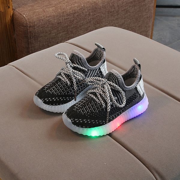 5bnr7 2019 весной и осенью новый led освещение дышащего девочек погонных мальчиков мягкие кроссовки детская обувь нижняя светящихся кроссовк, Black
5bnr7 2019 весной и осенью новый led освещение дышащего девочек погонных мальчиков мягкие кроссовки детская обувь нижняя светящихся кроссовк, Black