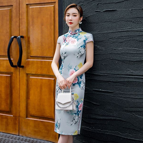 women oriental elegant classic slim cheongsam rayon satin qipao lady banquet traditional chinese wedding dress oversize 4xl, Red
women oriental elegant classic slim cheongsam rayon satin qipao lady banquet traditional chinese wedding dress oversize 4xl, Red