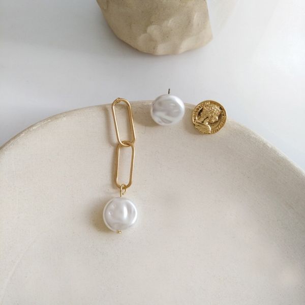 creative personality asymmetric earrings simple chain buckle earrings sweet pearl earrings, Golden
creative personality asymmetric earrings simple chain buckle earrings sweet pearl earrings, Golden