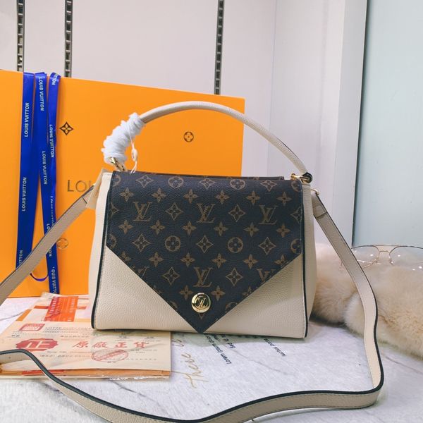 upgraded version of cowhide (ball grain) imported from france original leather bag shape softness is particularly perfectad
upgraded version of cowhide (ball grain) imported from france original leather bag shape softness is particularly perfectad