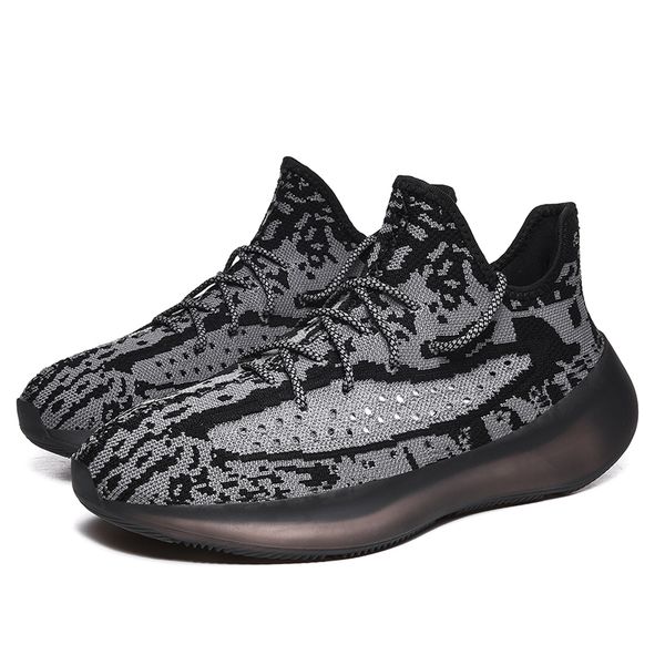 men running shoes outdoor breathable sports shoes men lightweight reflective sneakers comfortable athletie training footwear 
men running shoes outdoor breathable sports shoes men lightweight reflective sneakers comfortable athletie training footwear