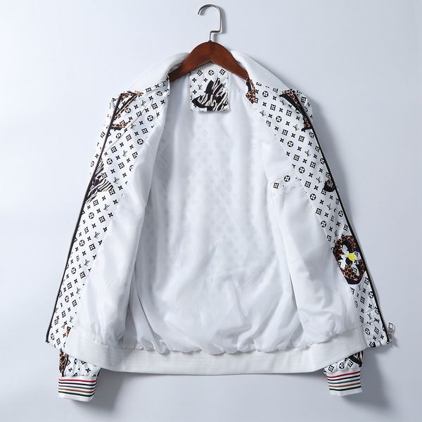 2020 latest casual high quality fashion casual sports loose round neck short sleeve men's and women's clothing letter sports jacket hooded j
2020 latest casual high quality fashion casual sports loose round neck short sleeve men's and women's clothing letter sports jacket hooded j