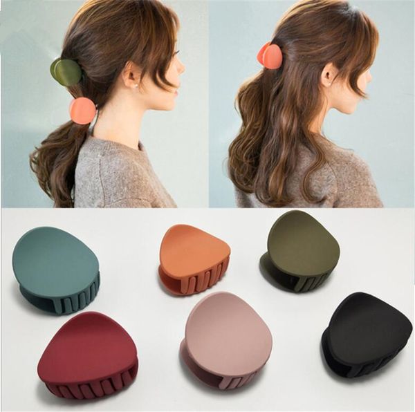 fashion design women hair claw solid color hair crab retro square scrub hair clips, Black;brown
fashion design women hair claw solid color hair crab retro square scrub hair clips, Black;brown
