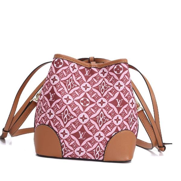 new 2020 women bags luxury designer leather mini bucket bag drawstring shoulder bag vintage style ladies messenger crossbody bags
new 2020 women bags luxury designer leather mini bucket bag drawstring shoulder bag vintage style ladies messenger crossbody bags