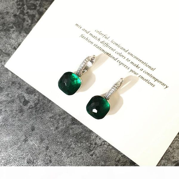 brass material paris design earring with nature jade and zircon decorate stamp logo charm stud earring with diamonds platinum plate, Silver
brass material paris design earring with nature jade and zircon decorate stamp logo charm stud earring with diamonds platinum plate, Silver