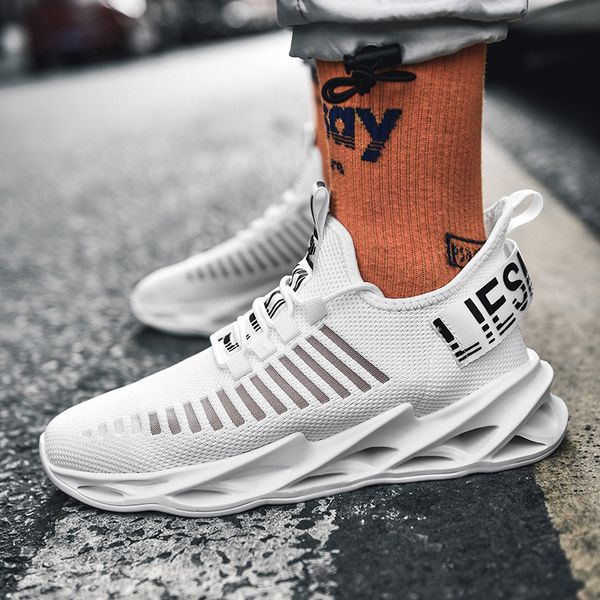 2020 summer new sports shoes male korean version of wild tide shoes youth breathable deodorant mesh running, Black
2020 summer new sports shoes male korean version of wild tide shoes youth breathable deodorant mesh running, Black