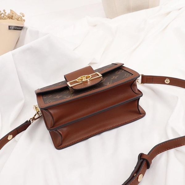 new womens simple style leather shoulder small flap crossbody bags chain designer luxury lady bags shoulder bag messenger bag
new womens simple style leather shoulder small flap crossbody bags chain designer luxury lady bags shoulder bag messenger bag