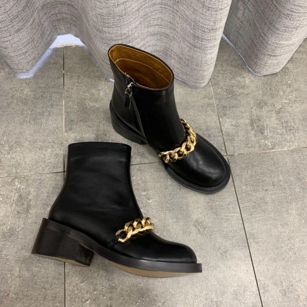 2020-x2020 new iron chain high cut short boots trend leather pointed women's shoes casual fashion martin boots size 35-41
2020-x2020 new iron chain high cut short boots trend leather pointed women's shoes casual fashion martin boots size 35-41