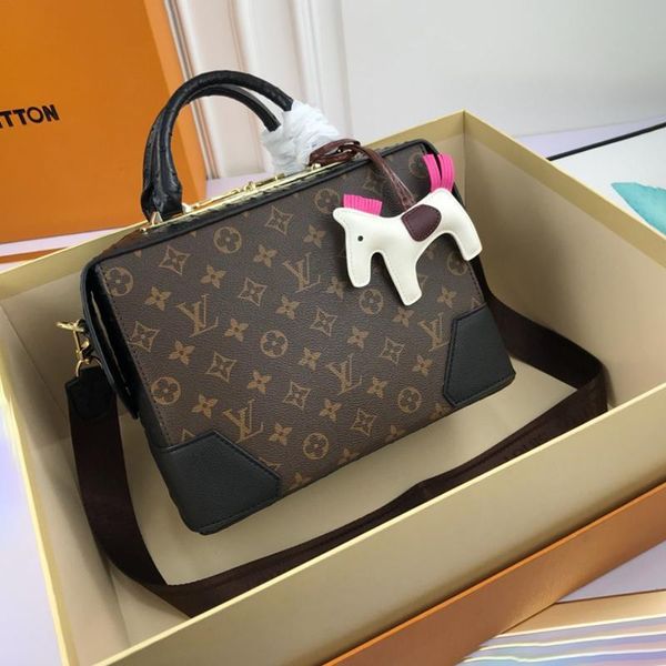 classic womens bag leather handbag shoulder bag handle totes messenger bags ladies zipper luxury crossbody bags sale 
classic womens bag leather handbag shoulder bag handle totes messenger bags ladies zipper luxury crossbody bags sale