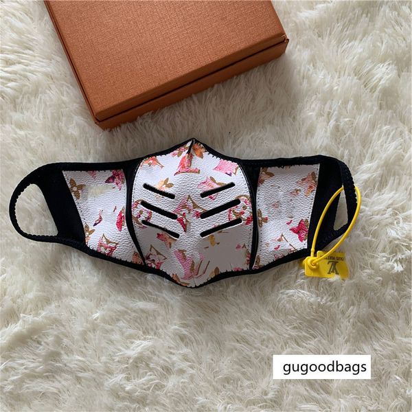 2020 mask cool fashion paris show luxury designer face masks anti-dust masks cloth and leather printing daily mask
2020 mask cool fashion paris show luxury designer face masks anti-dust masks cloth and leather printing daily mask
