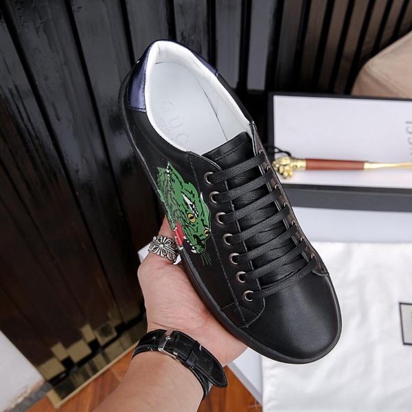 2019z spring new men's shoes leather white shoes, trend business casual shoes, fashion wild shoes, original box packaging: 38-44, Black
2019z spring new men's shoes leather white shoes, trend business casual shoes, fashion wild shoes, original box packaging: 38-44, Black