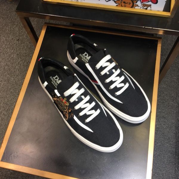 2019r summer new crown embroidery trend men's shoes, casual and comfortable lace-up sneakers, original box packaging 38-44, Black
2019r summer new crown embroidery trend men's shoes, casual and comfortable lace-up sneakers, original box packaging 38-44, Black