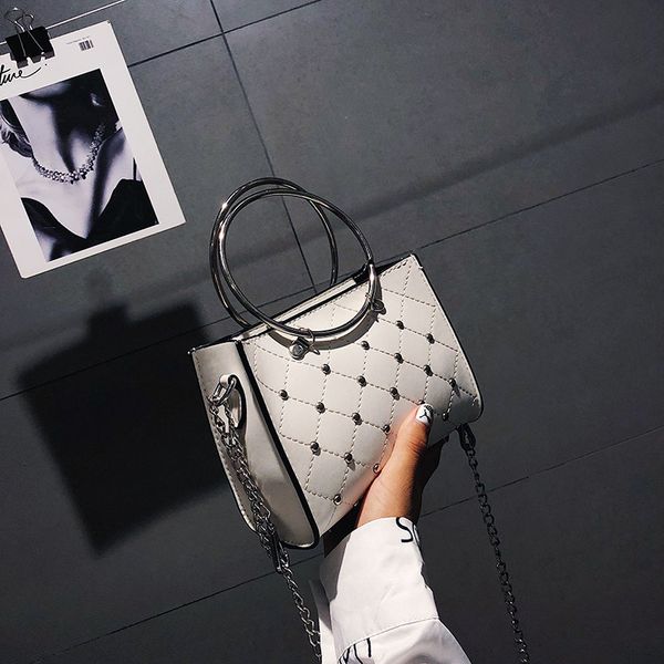 portable mini bag women's 2020 new style women's bag riveting nail crossbody/shoulder chain fashion girl's small satchel
portable mini bag women's 2020 new style women's bag riveting nail crossbody/shoulder chain fashion girl's small satchel