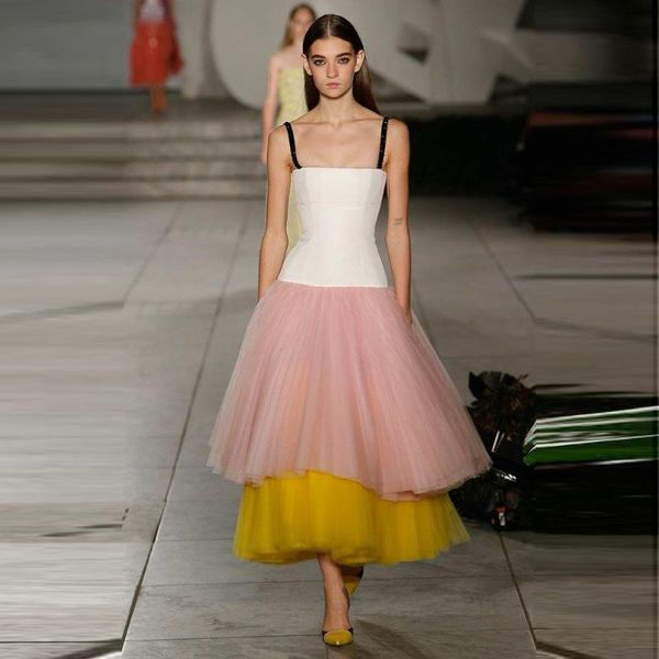 chic girls colorful tulle skirt celebrity wear 2020 designer tulle skirts long maxi women long streetshoot skirt custom made, Black
chic girls colorful tulle skirt celebrity wear 2020 designer tulle skirts long maxi women long streetshoot skirt custom made, Black