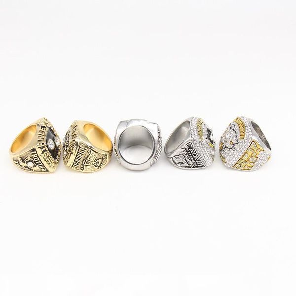 u 5pcs 1991 1992 2009 2016 2017 pittsburgh penguins stanley cup hockey championship ring set men fan souvenir gift wholesale 2019 drops, Golden;silver
u 5pcs 1991 1992 2009 2016 2017 pittsburgh penguins stanley cup hockey championship ring set men fan souvenir gift wholesale 2019 drops, Golden;silver