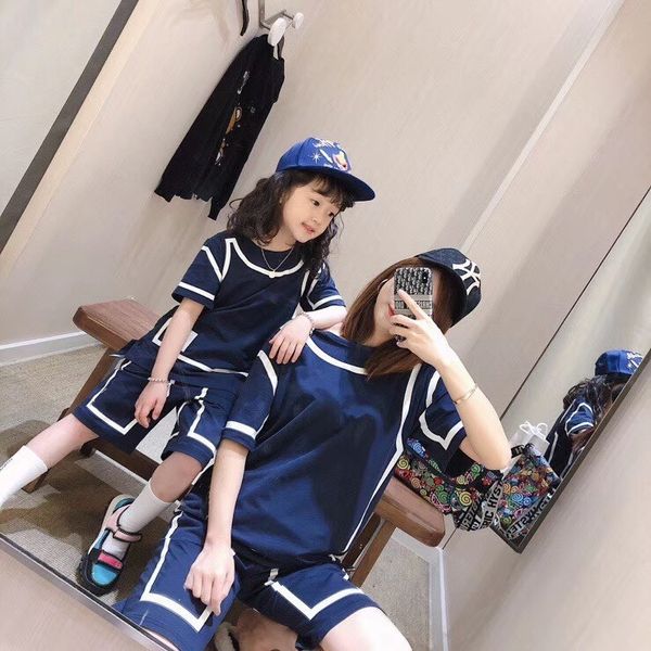 родитель-ребенок matching outfit лето 2020 популярные brand new полосатый лидер повседневный костюм цельный волос, Blue
родитель-ребенок matching outfit лето 2020 популярные brand new полосатый лидер повседневный костюм цельный волос, Blue