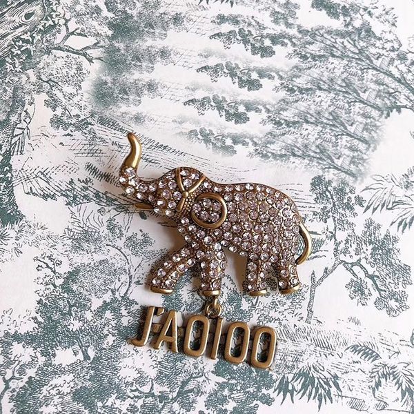 c1882 animal series jewelry crystal set with zircon little elephant pin buckle vintage brass brooch dress matching, Gray
c1882 animal series jewelry crystal set with zircon little elephant pin buckle vintage brass brooch dress matching, Gray