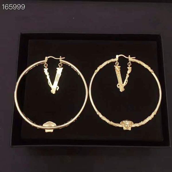 new hoop earrings in europe and america luxury designer and jewelry women earrings1, Slivery;golden
new hoop earrings in europe and america luxury designer and jewelry women earrings1, Slivery;golden