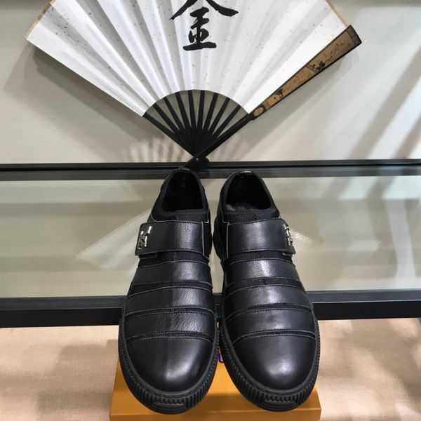 2020-2019x summer new style brand personality men's leather low-casual shoes, high-quality fashion wild lace-up sneakers, size: 38 
2020-2019x summer new style brand personality men's leather low-casual shoes, high-quality fashion wild lace-up sneakers, size: 38
