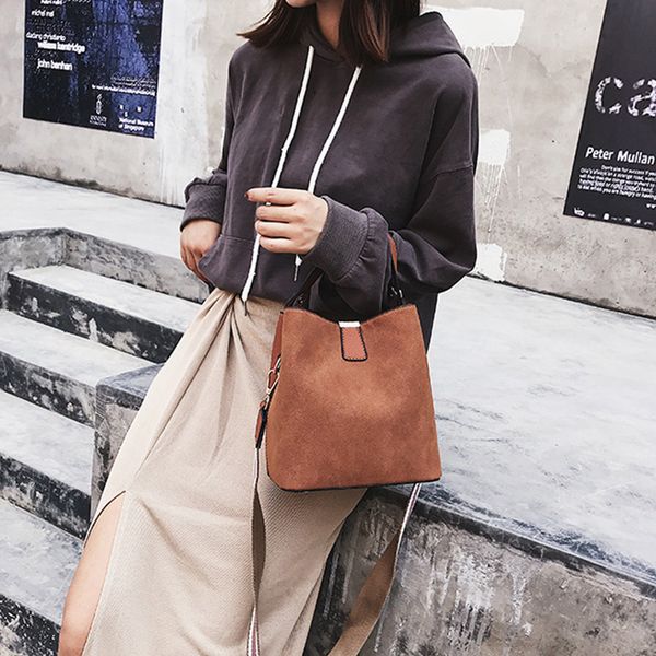 amelie галанти мешок плеча crossbody мешок женщин 2020 осень и зима новая тенденция моды диких широкий плечевой ремень женский пу
amelie галанти мешок плеча crossbody мешок женщин 2020 осень и зима новая тенденция моды диких широкий плечевой ремень женский пу