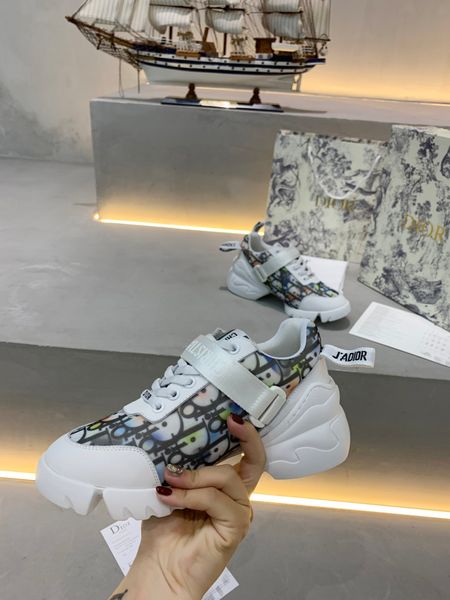 new2 luxury design ladies casual shoes, fashionable all-match sports shoes, outdoor breathable women's shoes, original box packaging, Black
new2 luxury design ladies casual shoes, fashionable all-match sports shoes, outdoor breathable women's shoes, original box packaging, Black