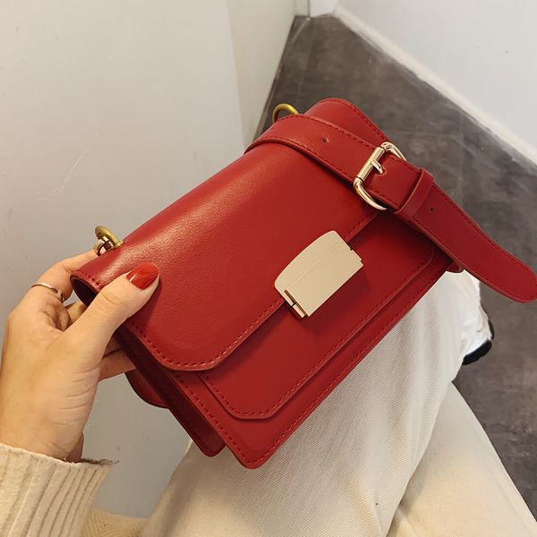solid color square crossbody bag 2020 fashion new pu leather women's designer handbag lock shoulder messenger bag
solid color square crossbody bag 2020 fashion new pu leather women's designer handbag lock shoulder messenger bag