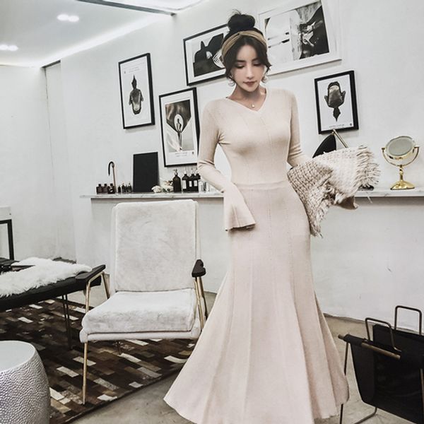 2020 new fashion women elegant autumn winter v-neck long sleeve pleat sweater dress lady knitted slim warm dress high quality, Black;gray
2020 new fashion women elegant autumn winter v-neck long sleeve pleat sweater dress lady knitted slim warm dress high quality, Black;gray