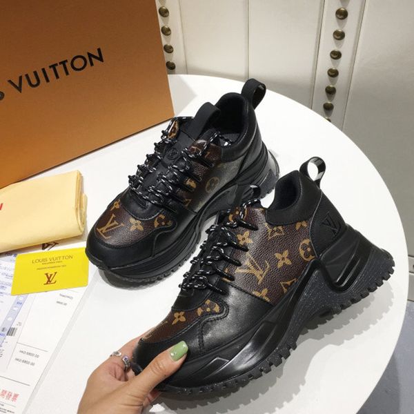 149 new designer luxury women's casual fashion shoes, women's outdoor casual shoes, high-quality materials, with original box, Black 
149 new designer luxury women's casual fashion shoes, women's outdoor casual shoes, high-quality materials, with original box, Black
