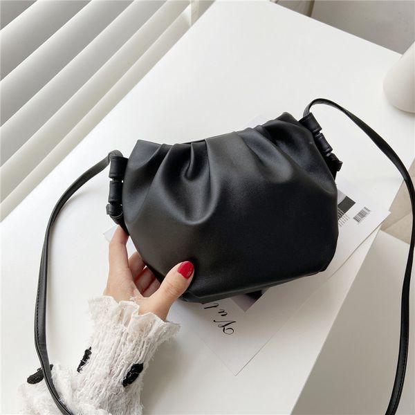 роскошные мода женщины crossbody сумка облако дизайн сумка сумки мягкая кожа pu плеча женские сумки мини сумки кошелек тотализатор
роскошные мода женщины crossbody сумка облако дизайн сумка сумки мягкая кожа pu плеча женские сумки мини сумки кошелек тотализатор