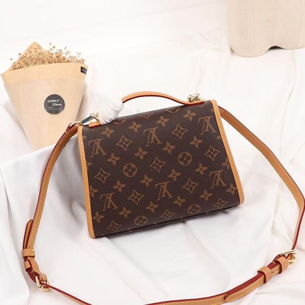 2020 womens bag bolsas designer luxury leather shoulder small flap crossbody handbags handle totes vintage messenger bags
2020 womens bag bolsas designer luxury leather shoulder small flap crossbody handbags handle totes vintage messenger bags