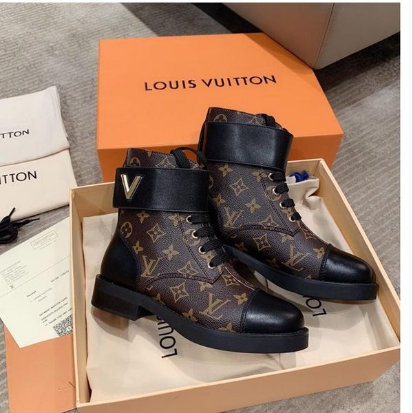 06 designer luxury casual fashion short boots, outdoor casual travel shoes, fast delivery, original box, Black
06 designer luxury casual fashion short boots, outdoor casual travel shoes, fast delivery, original box, Black