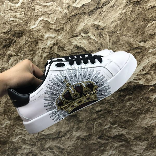 2020v new trend leather casual shoes men and women comfortable sneakers fashion wild party couple shoes, size 35-45, Black
2020v new trend leather casual shoes men and women comfortable sneakers fashion wild party couple shoes, size 35-45, Black