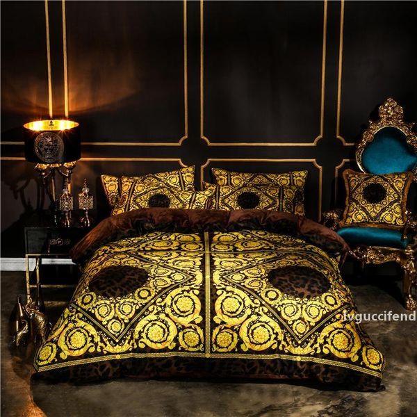 luxury velvet flannel fashion classic bedding set winter warm fleece digital printing duvet cover bed sheet king size 4pcs
luxury velvet flannel fashion classic bedding set winter warm fleece digital printing duvet cover bed sheet king size 4pcs