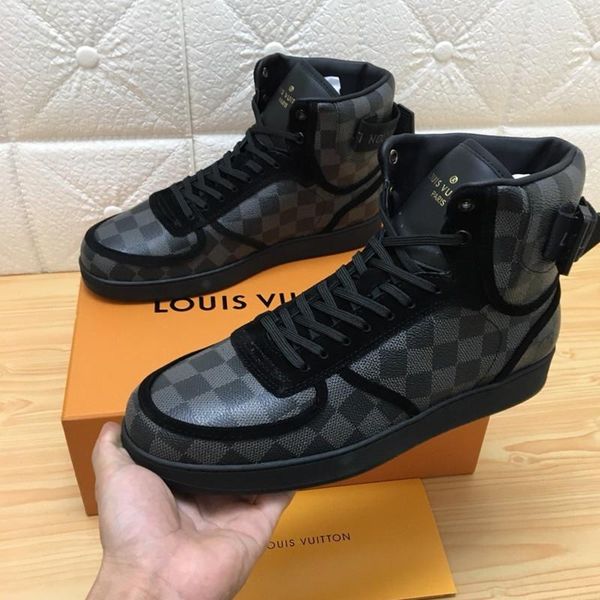 028 high-quality men's designer casual sports shoes trendy brand outdoor casual shoes, fast delivery in the original box, Black
028 high-quality men's designer casual sports shoes trendy brand outdoor casual shoes, fast delivery in the original box, Black