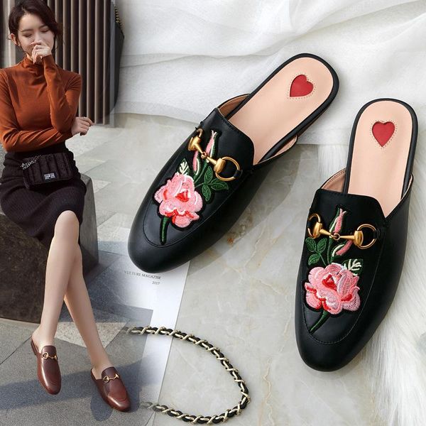 summer 2020 classic design sandals and slippers leather slippers luxury european slippers sandals half-span creative shoes fat ing, Black;grey
summer 2020 classic design sandals and slippers leather slippers luxury european slippers sandals half-span creative shoes fat ing, Black;grey