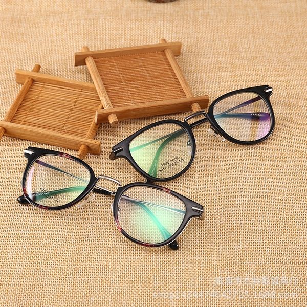 2020 new gerte full frame tr90 universal glasses for men and women myopia myopia glasses tr9011, Silver
2020 new gerte full frame tr90 universal glasses for men and women myopia myopia glasses tr9011, Silver