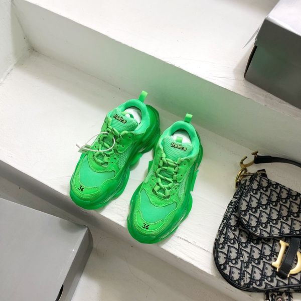 luxury designer fi triple s clear sole sneakers for men and women leather cushion thick-soled sneakers high-quality casual shoes
luxury designer fi triple s clear sole sneakers for men and women leather cushion thick-soled sneakers high-quality casual shoes
