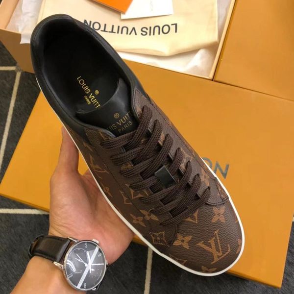 21 men's designer casual sports shoes, fashion brand outdoor casual shoes, trainers. fast delivery in original box packaging, Black
21 men's designer casual sports shoes, fashion brand outdoor casual shoes, trainers. fast delivery in original box packaging, Black