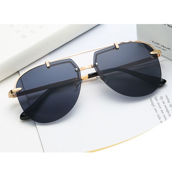 new uv400 women sunglasses retro glasses for lady come with box size:60-20-147, White;black
new uv400 women sunglasses retro glasses for lady come with box size:60-20-147, White;black