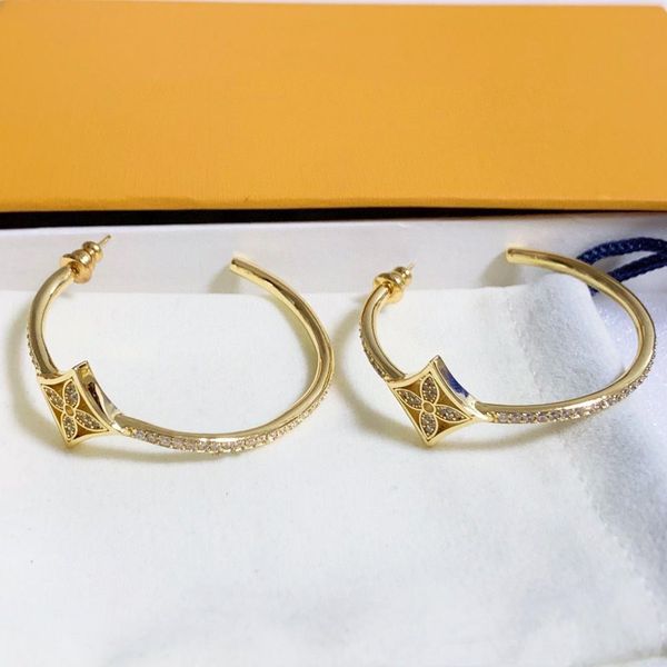 new personality four-leaf flower micro-inlay ring fashion designer earrings luxury designer jewelry women earrings, Golden
new personality four-leaf flower micro-inlay ring fashion designer earrings luxury designer jewelry women earrings, Golden