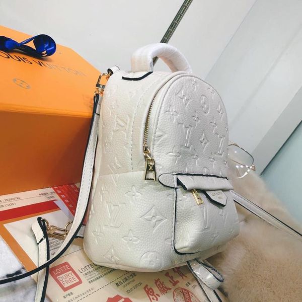 новое прибытие женская сумка высокого качества роскошные дизайнерские рюкзаки женщин кожа простой стиль сумки плеча lady travel рюкзака быст
новое прибытие женская сумка высокого качества роскошные дизайнерские рюкзаки женщин кожа простой стиль сумки плеча lady travel рюкзака быст