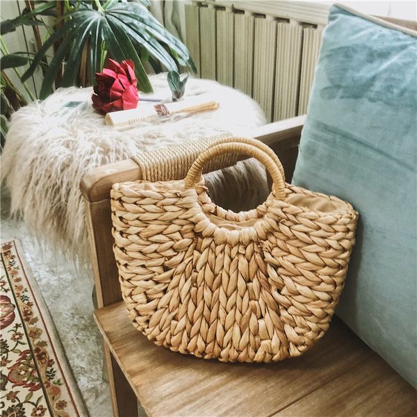 2020 handmade half-round rattan woven straw bag summer women messenger crossbody bags girls small beach handbag
2020 handmade half-round rattan woven straw bag summer women messenger crossbody bags girls small beach handbag