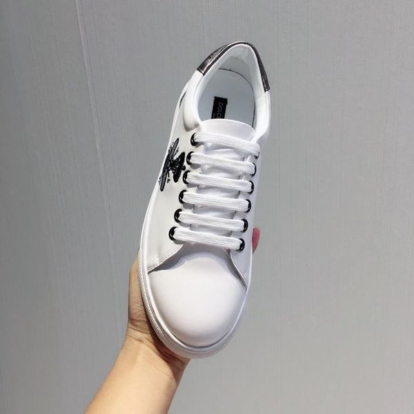 2020y new trend embroidered graffiti leather casual shoes outdoor men and women sports shoes fashion wild couple shoes, size 35-45, Black
2020y new trend embroidered graffiti leather casual shoes outdoor men and women sports shoes fashion wild couple shoes, size 35-45, Black