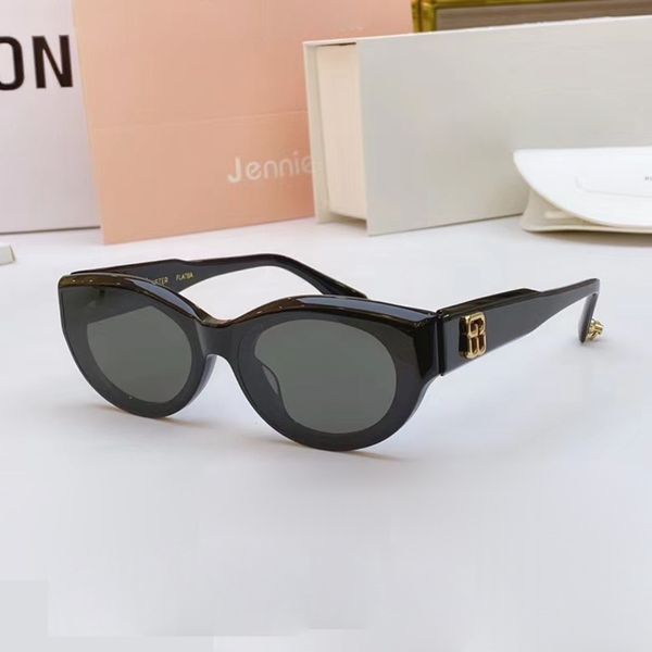 2020 new women cateye vintage sunglasses gentle wu brand designer retro sun glasses superstar female lady eyeglass cat eye, White;black
2020 new women cateye vintage sunglasses gentle wu brand designer retro sun glasses superstar female lady eyeglass cat eye, White;black
