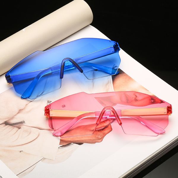 large sun frame conjoined plastic irregular integrated female sun glasses ocean sheet frameless sunglasses male, White;black
large sun frame conjoined plastic irregular integrated female sun glasses ocean sheet frameless sunglasses male, White;black