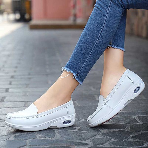 tenis feminino air mesh breathable women tennis shoes white gym athletic jogging light lace-up shoes female sneakers ladies
tenis feminino air mesh breathable women tennis shoes white gym athletic jogging light lace-up shoes female sneakers ladies