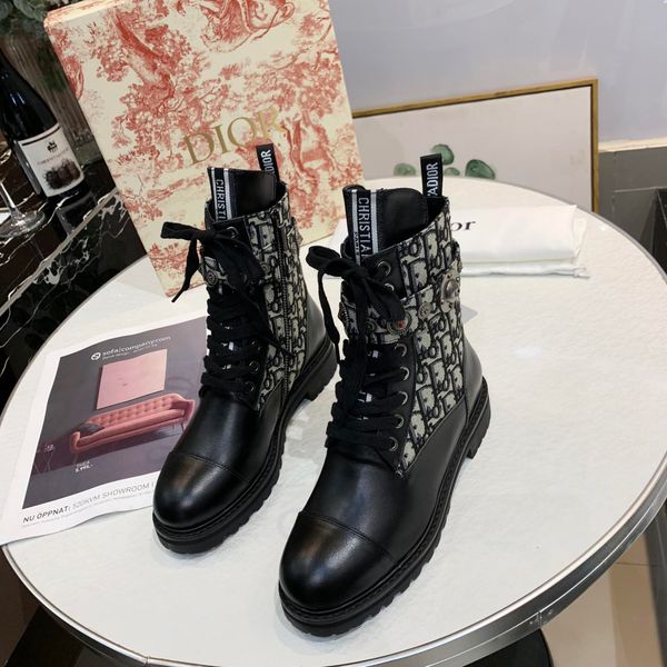 new15 luxury designer high ladies shoes fashion all-match ladies sports boots outdoor ladies motorcycle boots original box packaging, Black
new15 luxury designer high ladies shoes fashion all-match ladies sports boots outdoor ladies motorcycle boots original box packaging, Black