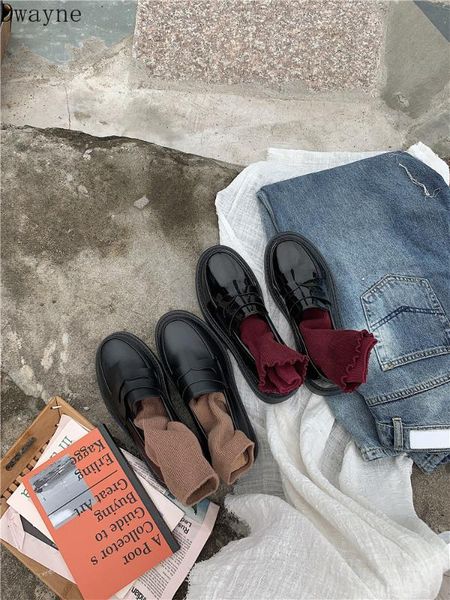 ins net red black small shoes female british wind 2020 summer new wild flat shoes single lok peas
ins net red black small shoes female british wind 2020 summer new wild flat shoes single lok peas